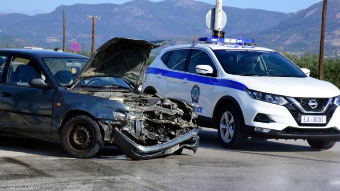 Περίεργο τροχαίο έξω από το Ζάρκο – Προσπάθησε να …εμβολίσει αυτοκίνητο