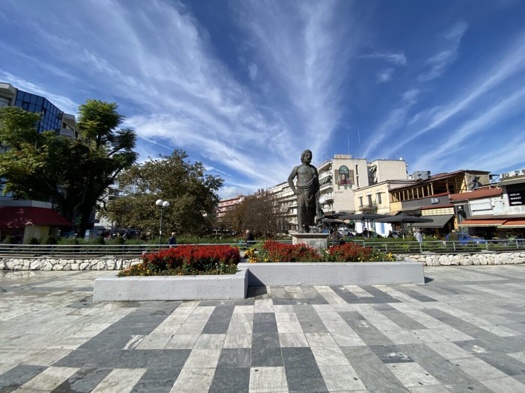Ομορφότερα Τρίκαλα με περισσότερα λουλούδια και πράσινο!