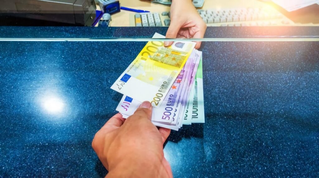 Λαρισαίος ...τίναξε τη μπάνκα με Κουρέτα και Δούκα!
