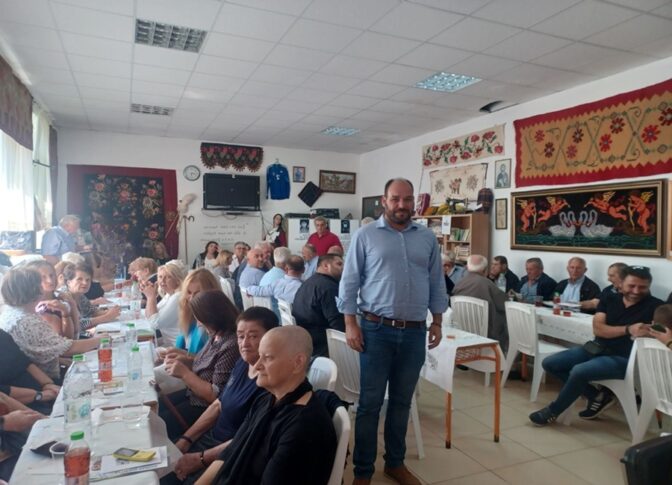 Ο Θανάσης Τέλλιος στο πλευρό των ηλικιωμένων