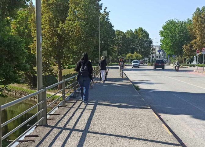Με τα ...κατοικίδια στις κάλπες για δημάρχους και περιφερειάρχες στα Τρίκαλα