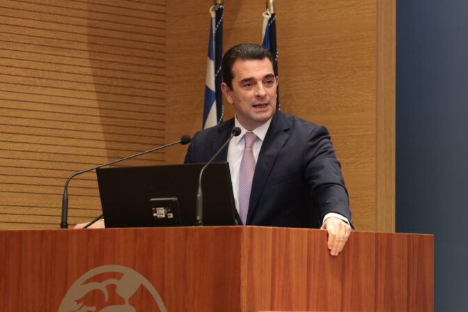 Κώστας Σκρέκας: Οι εταιρείες να σεβαστούν τον νόμο προς όφελος του υγιούς ανταγωνισμού και των καταναλωτών