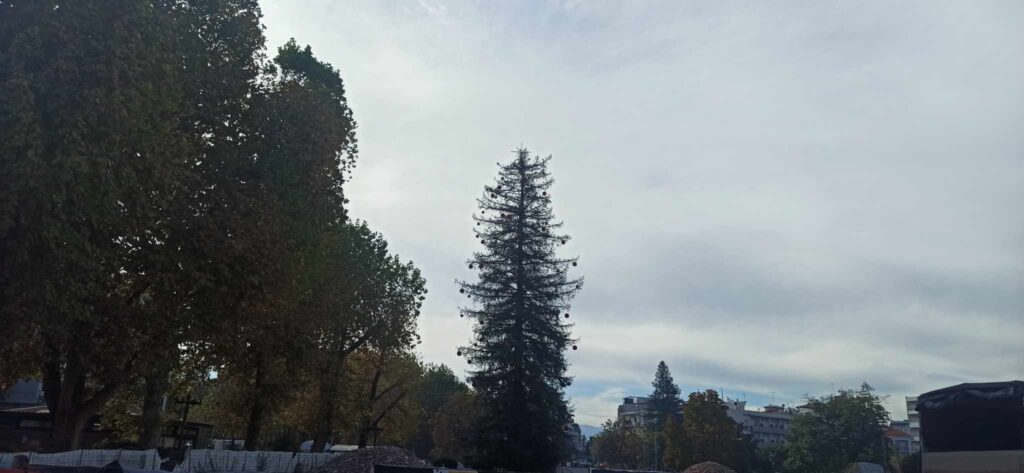 «Χαρούμενη χρυσή πρωτοχρονιά» για την Κεντρική Πλατεία Τρικάλων