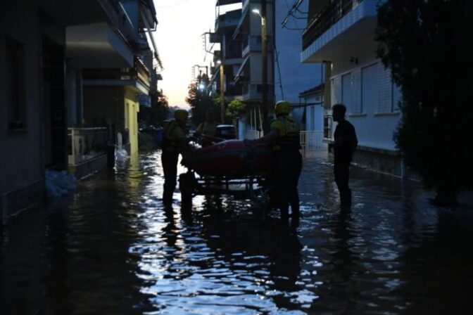 Ένας «Άγιος Βασίλης» για τους πλημμυροπαθείς
