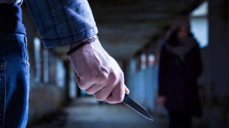 «Μαχαίρωσε» στο πρόσωπο 25χρονο Λαρισαίο μετά από καυγά σε τυροπιτάδικο!