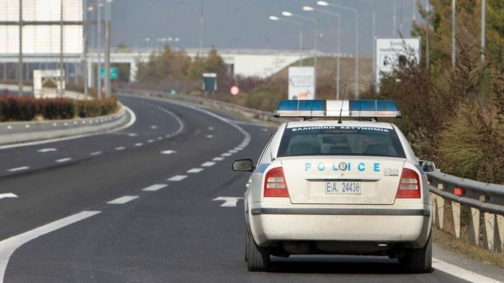Λάρισα: Τροχαίο στον Ευαγγελισμό – Φορτηγό προσέκρουσε σε ΙΧ και εγκατέλειψε τον τόπο του ατυχήματος