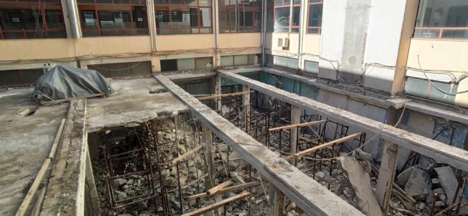 Αίθριο αποκτά το ισόγειο του κτιρίου της Π.Ε. Τρικάλων