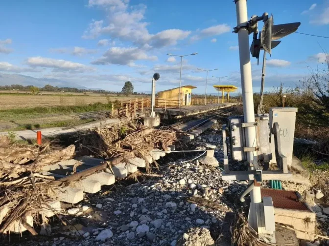 Πως προχωρά η αποκατάσταση στο σιδηροδρομικό δίκτυο της Θεσσαλίας