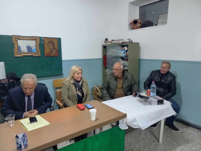 Με τα εκλογικά παραβάν ακόμη στο Καλοχώρι!