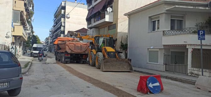 Πήραν φωτιά τα συνεργεία της ΔΕΥΑΤ (φωτό)