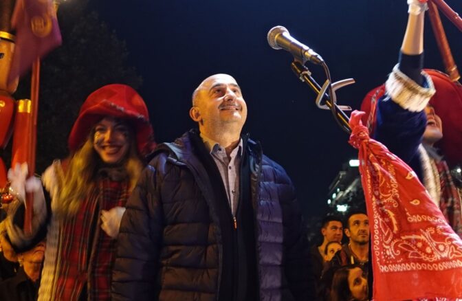 Φώτα κι άλλα φώτα!