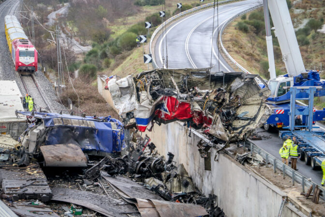 Δυστύχημα Τεμπών: Σκυλιά ιδιώτη επιστρατεύονται για την ανίχνευση DNA