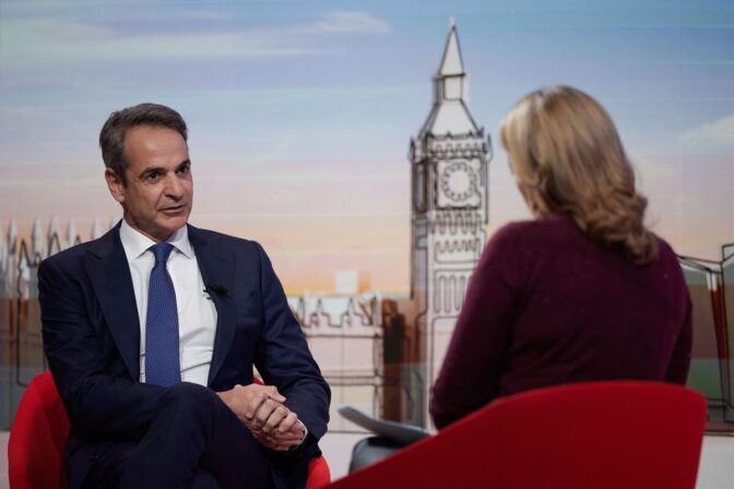 Μητσοτάκης στο BBC για τα γλυπτά του Παρθενώνα: Πώς θα ήταν αν κόβαμε μισή τη Μόνα Λίζα;