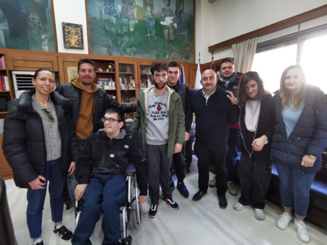 Ευχάριστη επίσκεψη από το ΕΕΕΕΚ Τρικάλων στον Δήμαρχο Νίκο Σακκά