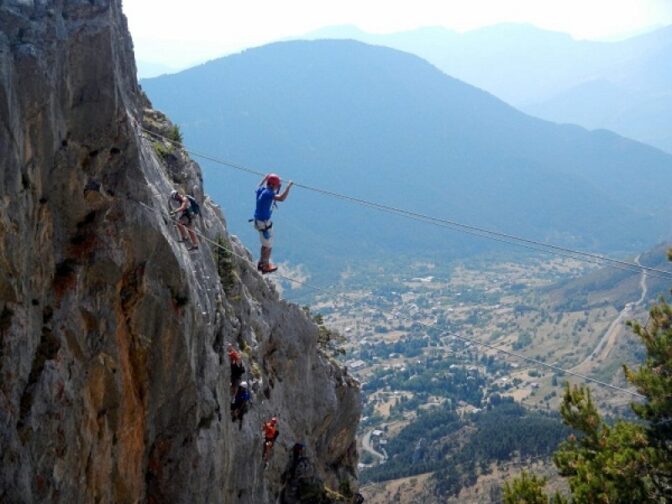 "Via Ferrata": Ένα Τουριστικό Κεφάλαιο Ζωντανεύει στον Δήμο Μετεώρων