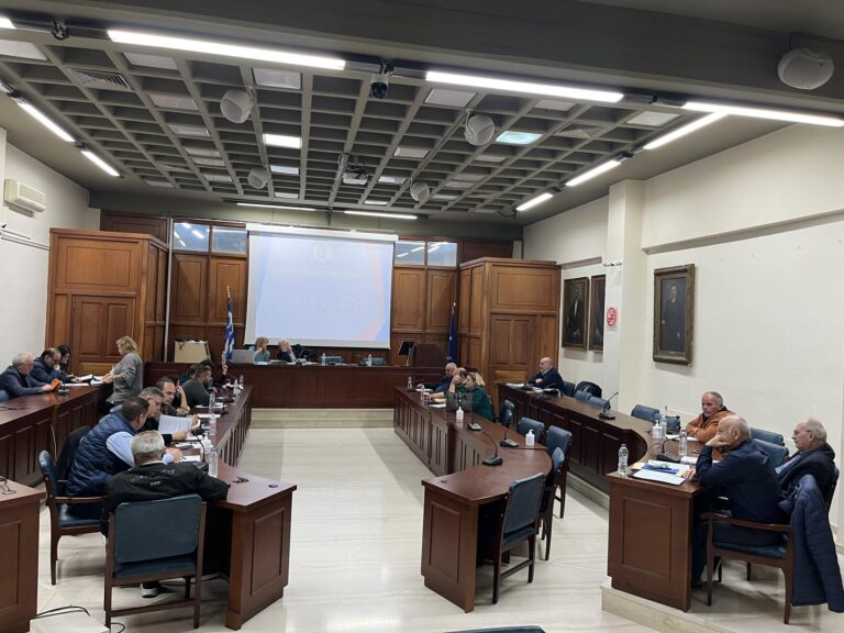 Ηχηρές απουσίες από την αίθουσα του δημοτικού συμβουλίου Τρικάλων