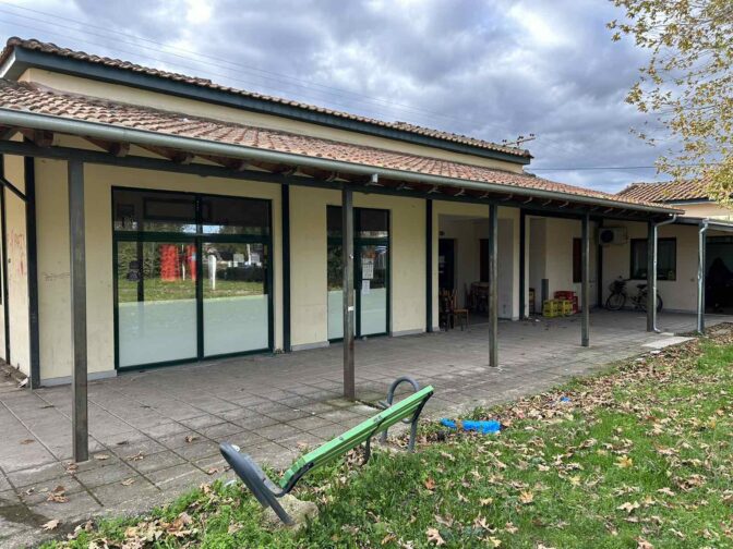 Μετά την παρέμβαση του Trikalanews.gr καθαρίστηκε ο χώρος του Ιατρείου στα Μ. Καλύβια