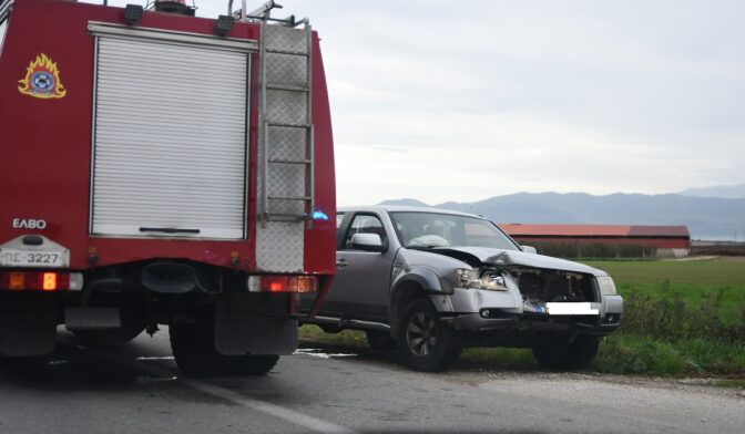 Τροχαίο ατύχημα στο δρόμο Λάρισας - Τυρνάβου (φωτό)
