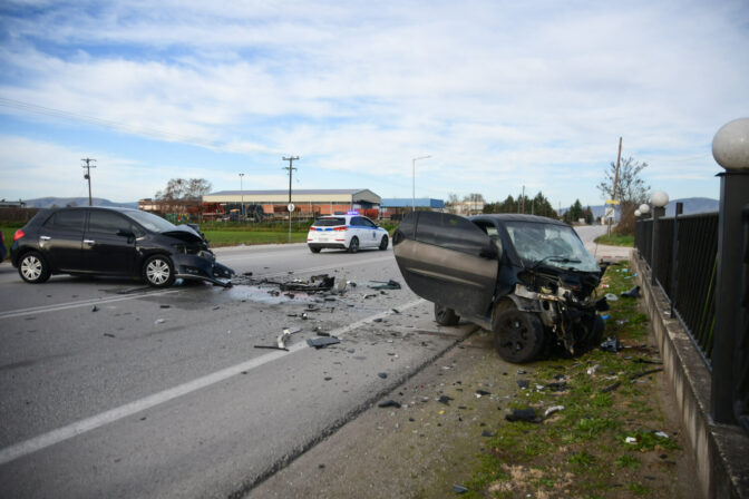 Τραγωδία έξω από τη Λάρισα: Νεκρός νεαρός άνδρας σε φοβερό τροχαίο