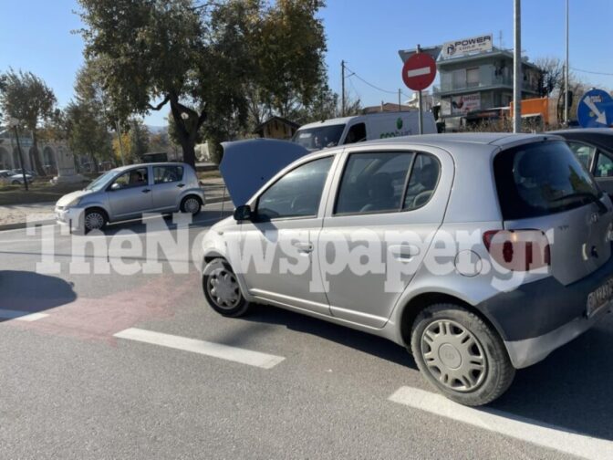 Τροχαίο ατύχημα στον Βόλο και άγριος τσακωμός μεταξύ των οδηγών
