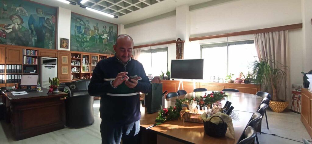 Μέρα γιορτής για τον δήμο Τρικκαίων με τον δήμαρχο Νίκο Σακκά να δέχεται ευχές!