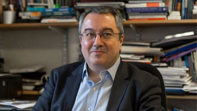 Ο Τρικαλινός Καθηγητής Ηλίας Μόσιαλος λαμβάνει το βραβείο «Γιάννης Κυριόπουλος»