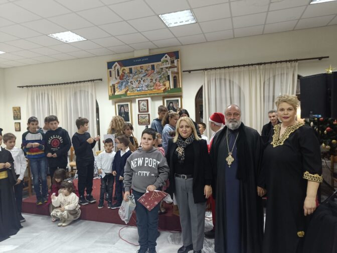 Στολίστηκε και το γιόρτασε το Κεφαλόβρυσο! (φωτο)