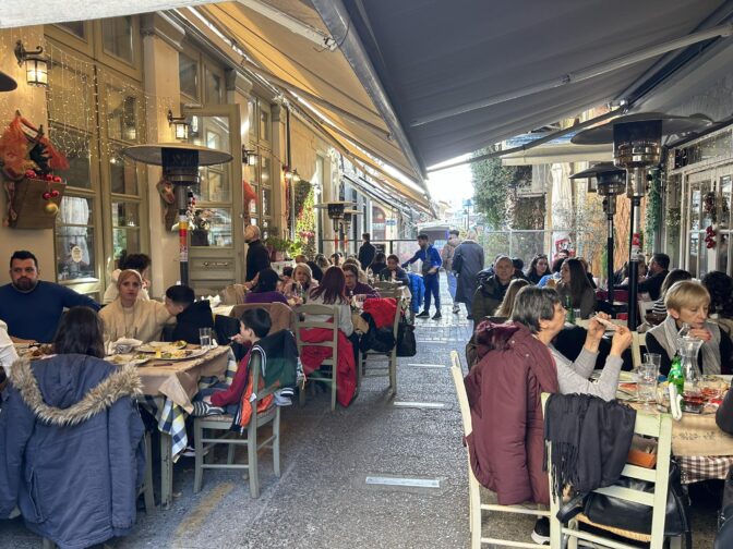 Τρίκαλα: «Βούλιαξαν» τα Μανάβικα της Παλιάς Πόλης (φωτό)