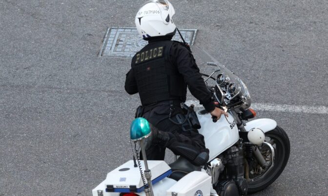 Δεκάδες πινακίδες «ξήλωσε» η Τροχαία στα Τρίκαλα