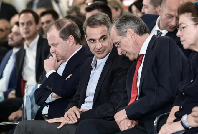Φυγή προς τα εμπρός με ατζέντα οικονομίας επιδιώκει η κυβέρνηση - Επιμένει για το μεταναστευτικό ο Σαμαράς