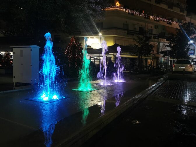 Δ. Τρικκαίων: Υδατοπίδακες και φως ξανά στο σιντριβάνι της πλατείας Δεσποτικού (φωτό)