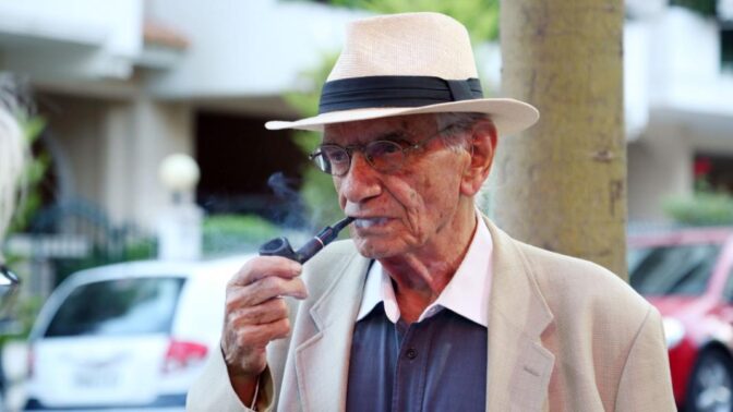Αφιέρωμα στον Βασίλη Βασιλικό από τη Βιβλιοθήκη Καλαμπάκας
