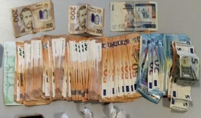 Διακινητής κοκαΐνης συνελήφθη με πιστόλι και πολύ χρήμα στη Λάρισα