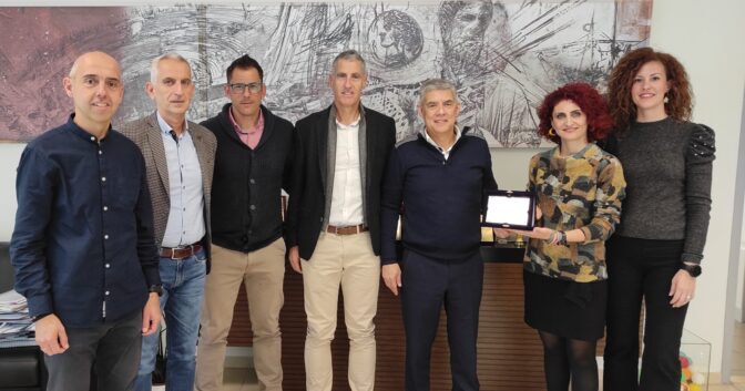 Η Περιφέρεια Θεσσαλίας βράβευσε τον Σύλλογο Δρομέων Φαλάνης