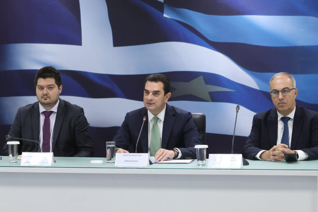 Κώστας Σκρέκας: Θα μειώσουμε τις τιμές ακόμα και αν συγκρουστούμε