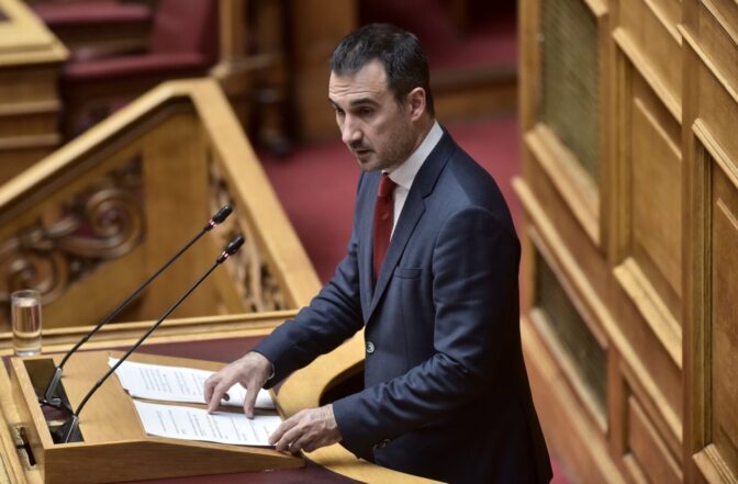 «Αβοήθητοι οι πολίτες στη Θεσσαλία» – Ερώτηση Χαρίτση στη Βουλή για τους πληγέντες