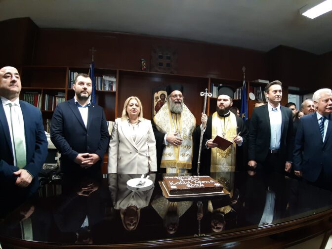 Πέρα από το ΠαΣοΚ υπάρχει πολιτική ζωή και η …Χρύσα