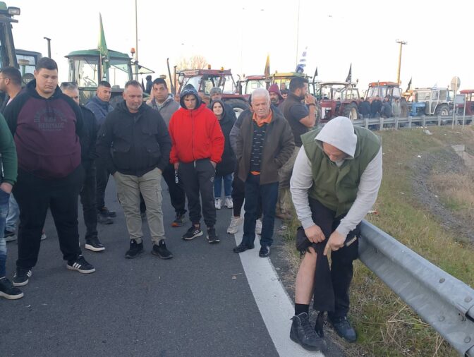 «Άνανδρη και βάρβαρη η επίθεση των αστυνομικών στην Καρδίτσα»