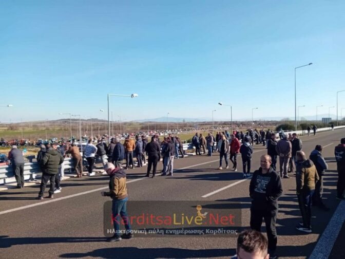 Έφοδος των αστυνομικών δυνάμεων στον Ε65 - Τραυματίστηκε αγρότης, έγινε και μια σύλληψη - Πάνε ξανά στο μπλόκο οι αγρότες