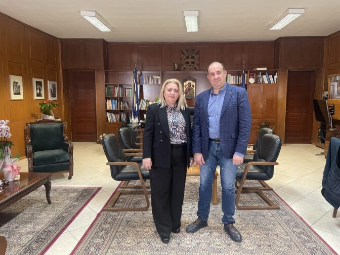 Συνάντηση της Αντιπεριφερειάρχη Χρύσας Ντιντή με τον Διευθυντή Δευτεροβάθμιας Εκπαίδευσης Τρικάλων