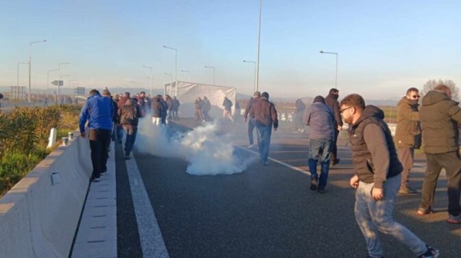 Το ΚΚΕ για την επίθεση των ΜΑΤ στους αγρότες της Καρδίτσας