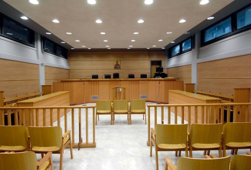 Φαρκαδόνα: Στον Εισαγγελέα το μεγάλο ζήτημα με τα αδέσποτα