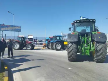 Με ένα «πέρασμα» από το κέντρο των Τρικάλων συνεχίζονται οι κινητοποιήσεις των αγροτών