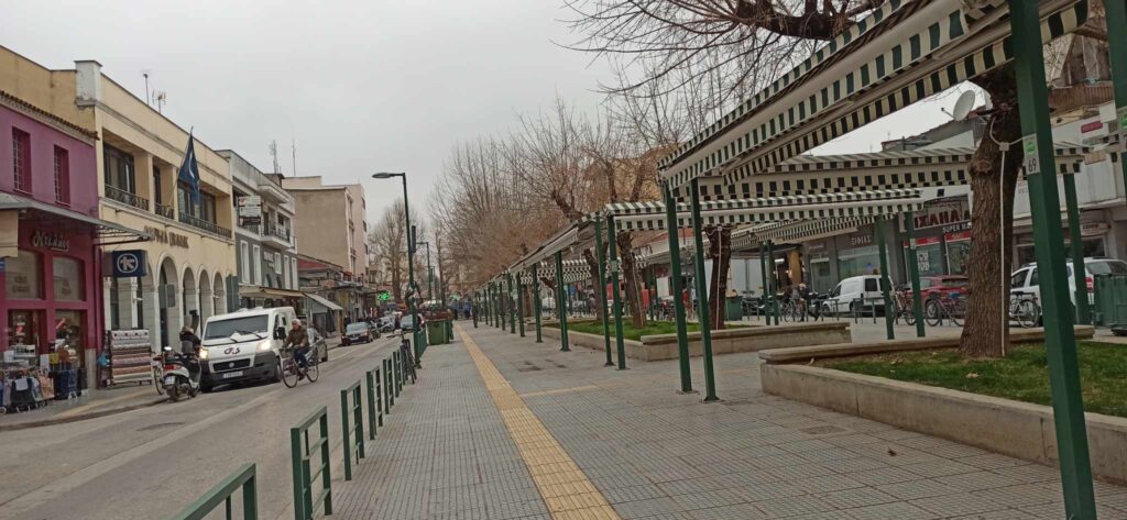 Χωρίς πάγκους η καθημερινή λαϊκή αγορά των Τρικάλων λόγω κινητοποίησης (φωτο)