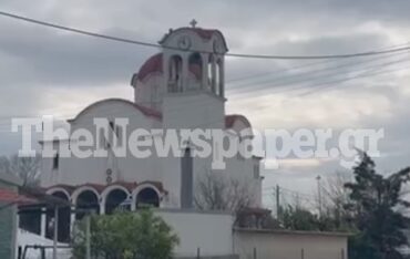 Πένθιμα ήχησαν οι καμπάνες στον Βόλο – Χτύπησαν 57 φορές για τα θύματα της τραγωδίας των Τεμπών – Δείτε βίντεο