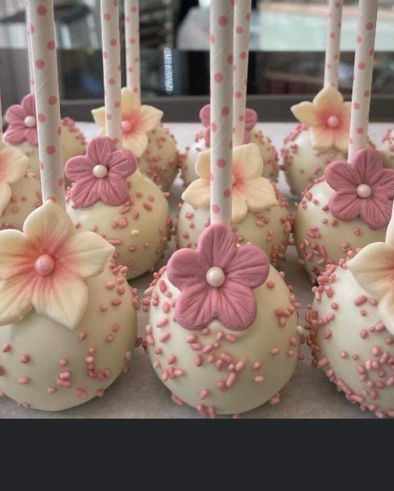 350306948 2195100994019793 801626007920394276 n 768x957