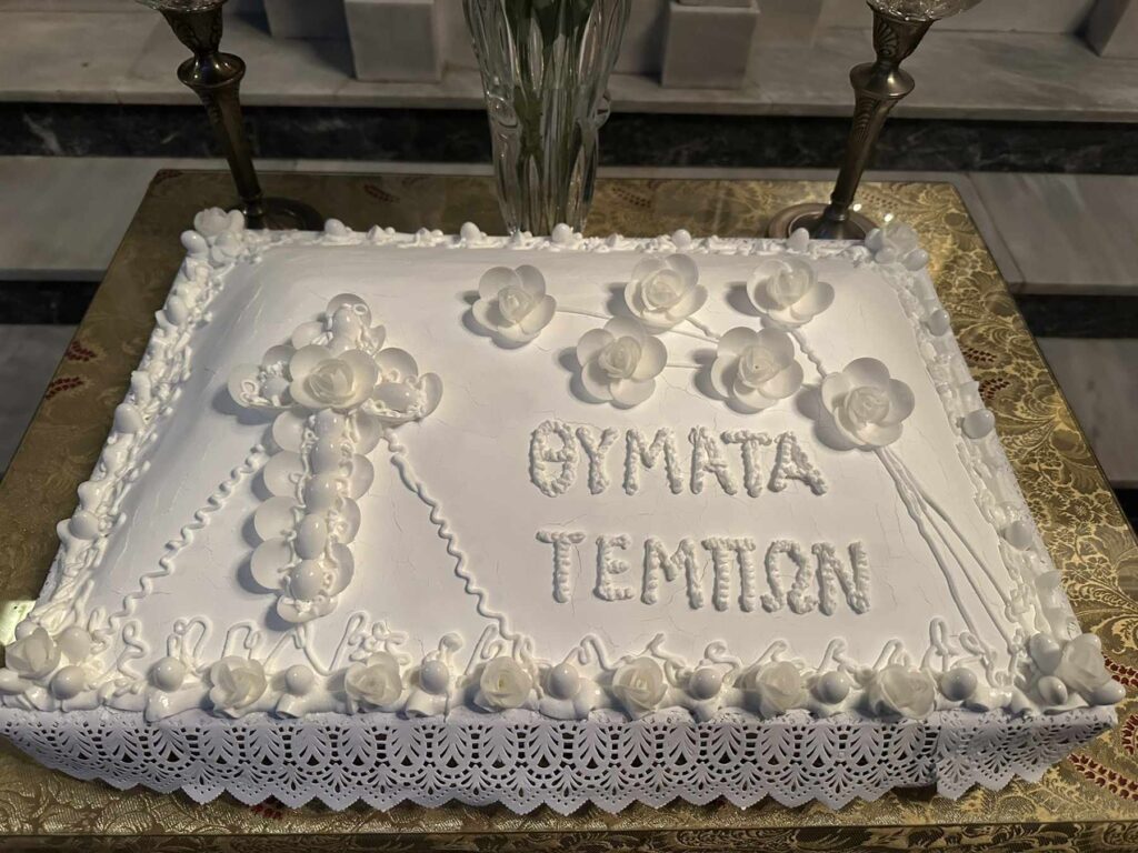 57 φορές, όσα και τα θύματα των Τεμπών, χτύπησαν οι καμπάνες στα Τρίκαλα (φωτο&video)