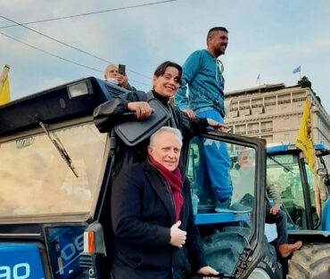 «Γιάννη μας κλέψαν το τρακτέρ»