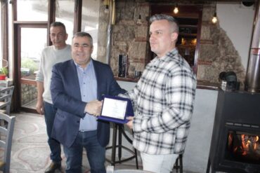 Η κοπή της πίτας  του ΣΚΑΘ (Σύλλογος Καναρινιών Θεσσαλίας)
