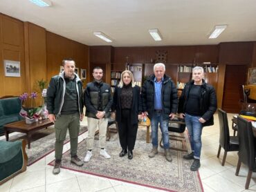 Ο Συνεταιρισμός ραδιοταξί Τρικάλων μαζί με το Σωματείο Ταξί στην Αντιπεριφερειάρχη Τρικάλων